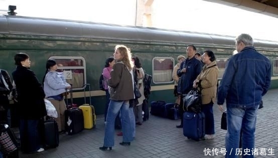 为什么中国游客坐俄罗斯火车,还需交50卢布给