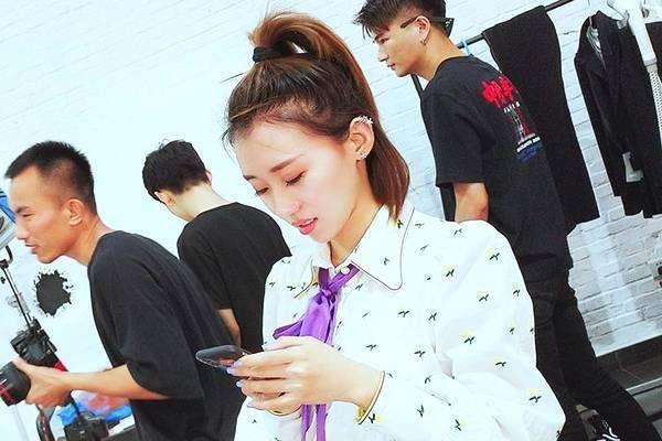 张丹峰为何如今才发声?可能不想做第二个黄心颖