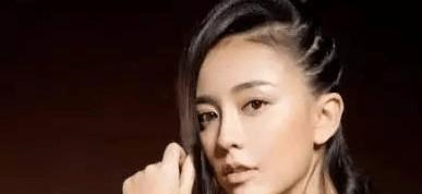 乔任梁好友吕佳容深夜割腕,恐牵涉出娱乐圈大黑幕
