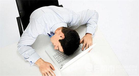 男生校内倒地猝死 事发时与女友打球死亡原因