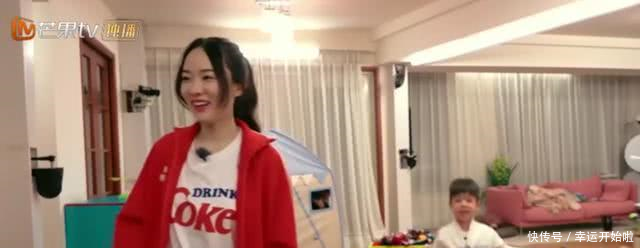 公主变老妈弯腰为杜江换鞋收拾行李,霍思燕的