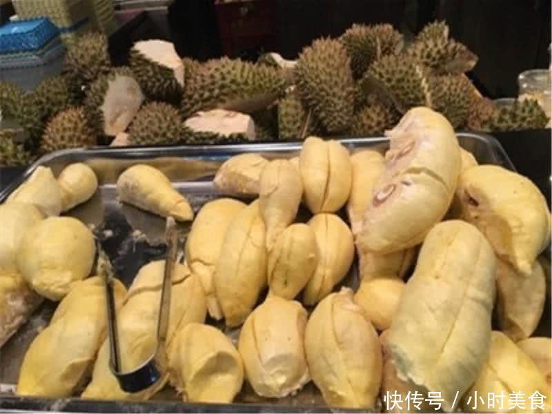 泰国榴莲泛滥成灾,中国游客烤着玩:反正那么便