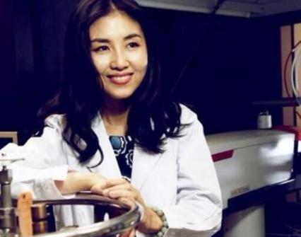 她被誉为清华最美女教授,特立独行坚持不结婚