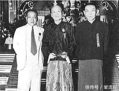 上海解放后,杜月笙为什么不和蒋介石去台湾,而