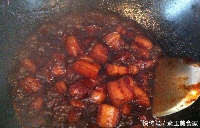 做红烧肉最为关键并不是炒糖色,做好这一步,肥而不腻,超好吃 星际娱乐备用网址