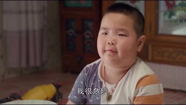 小编觉得,由于韩国执意部署萨德系统,威胁到中国的领土安全,使得中韩关系也变得紧张,其实给中韩两国都造成了很大的损失,理应受到谴责和制裁。但是,抵制韩国表情包,不要在网上撕,随意谩骂小孩子,毕竟国家的事,不要发泄到小孩的身上。当然,你可以选择不用,那就用谢飞机的好了。