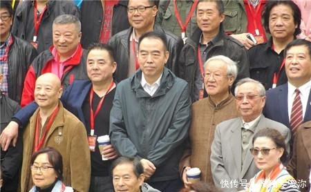 陈凯歌、张丰毅、张铁林40年校友聚会,有人白