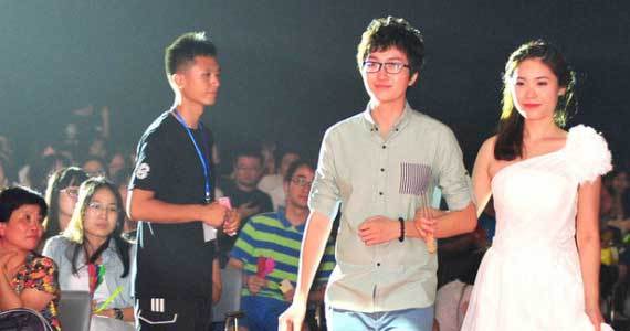 复旦师生毕业晚会图片