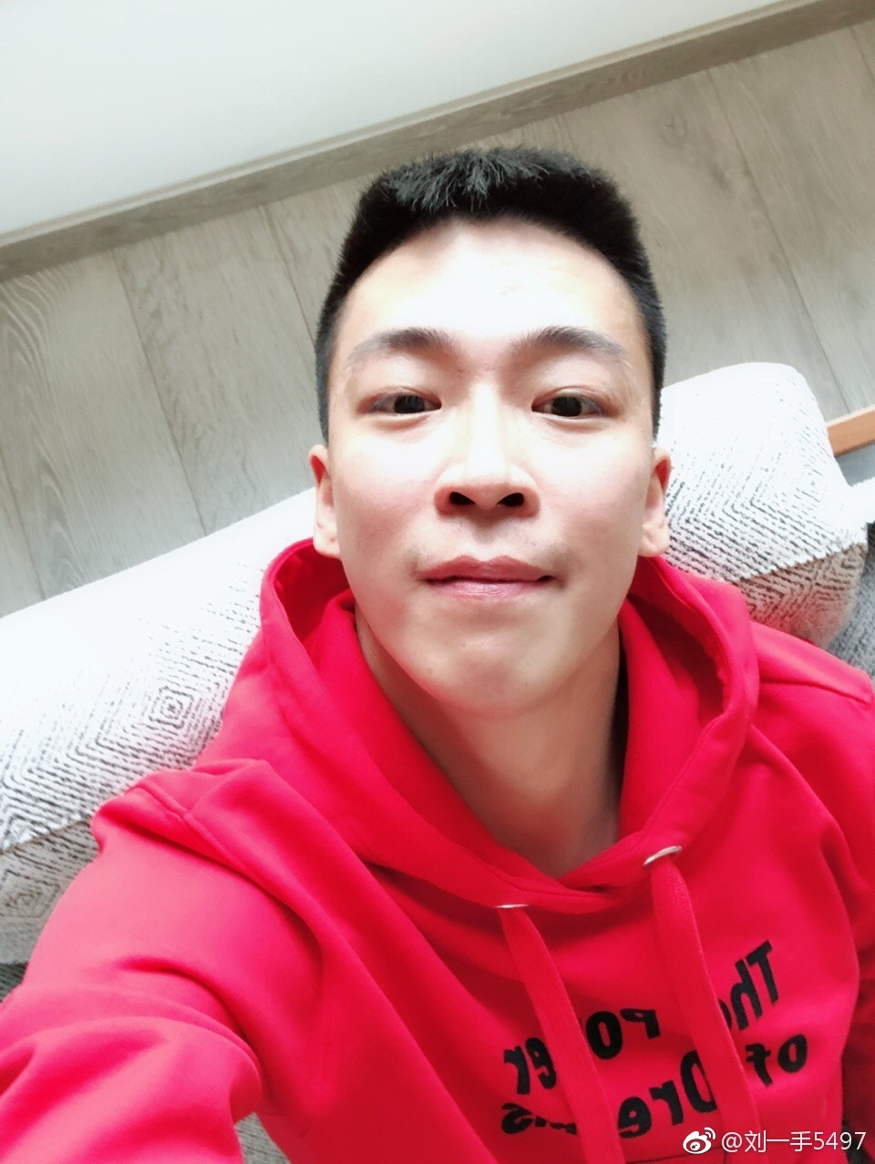 猫妹妹达少深夜遭遇严重车祸,刘一手第一时间