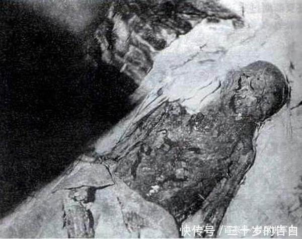 东陵大盗孙殿英的真实人生，抢了慈禧随葬品又与日寇激战7天7夜