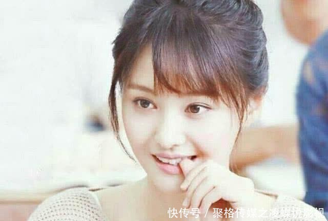 郑爽最舍不得删掉6张照片,图4曾是好多人的壁纸