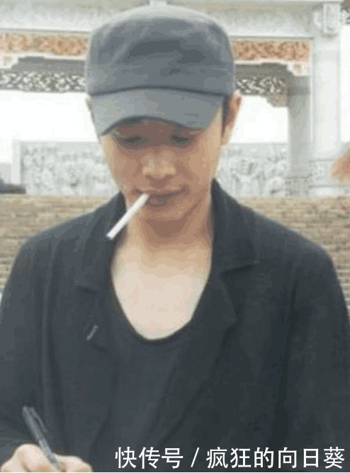 罗晋抽烟抽到嘴唇发紫, 网友担心影响下一代, 他