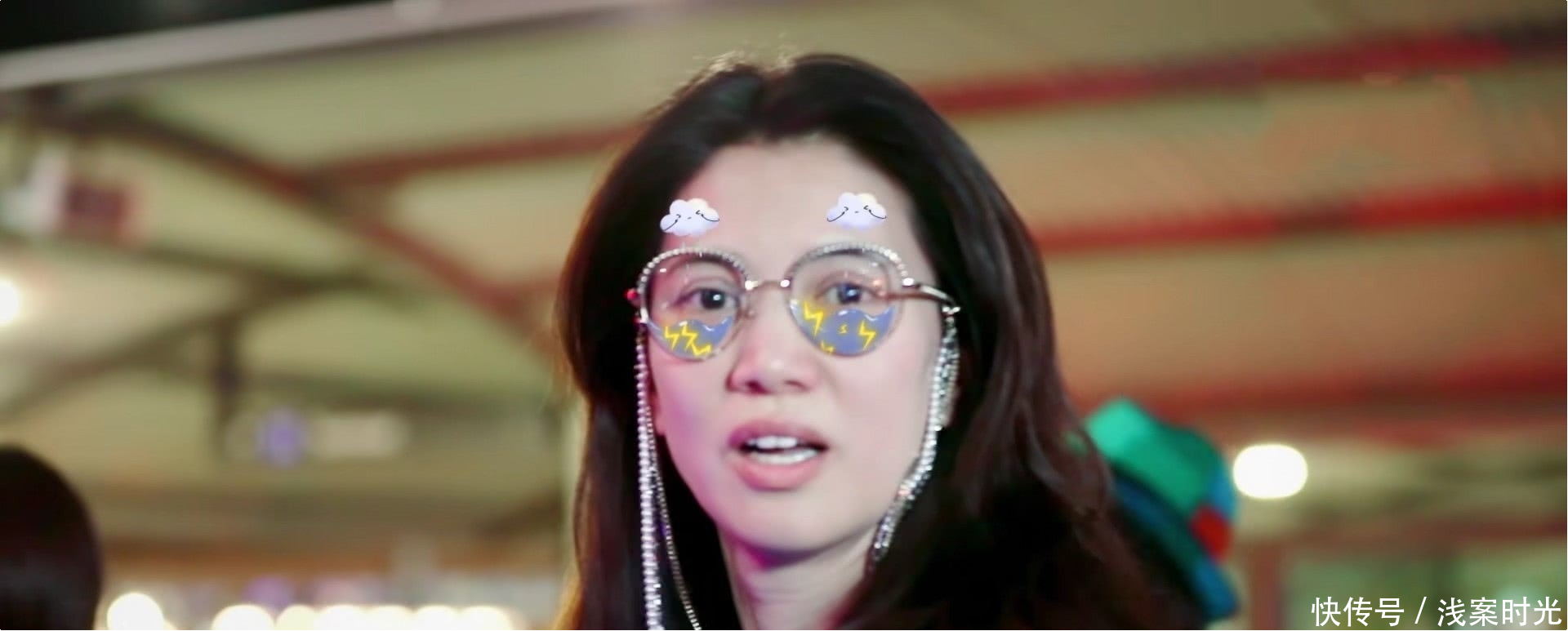 《妻子的浪漫旅行》袁咏仪的眼镜,除了她估计