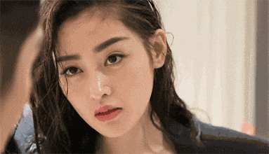 搞笑gif: 姑娘你要是再这样看我, 我可要生气了!