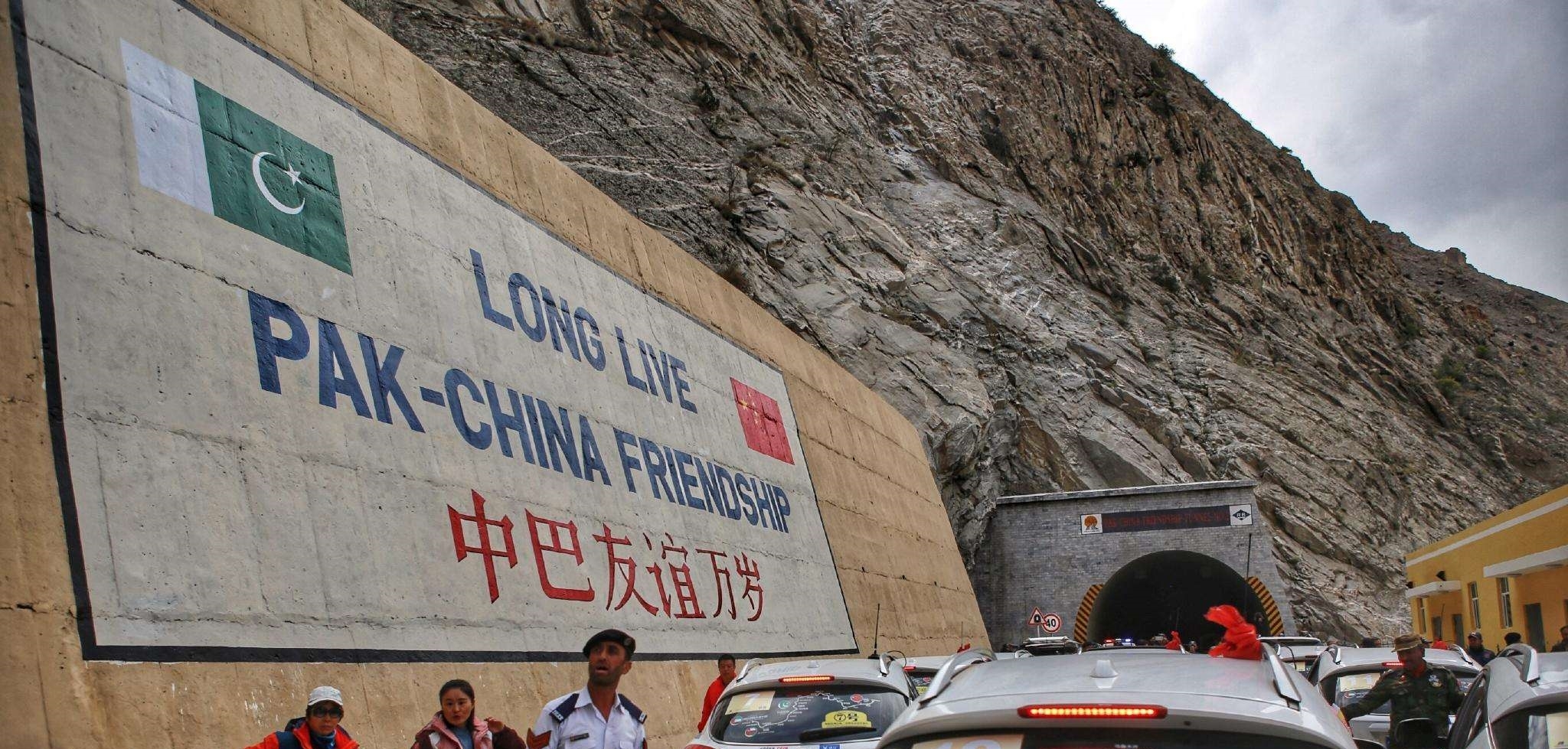 去巴基斯坦旅游,为何巴铁看到中国人就摇头,难