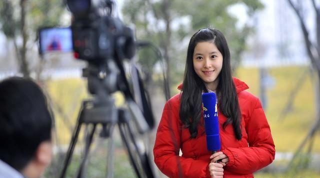 刘强东案件过程曝光后,看到女主的图片,奶茶妹