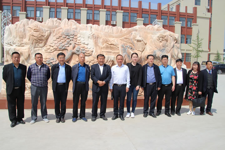 贵州省遵义市播州区教育局领导来华山教育集团