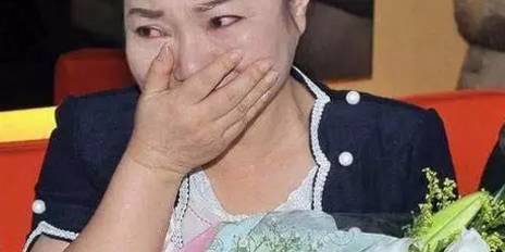 她一生命运坎坷，丈夫出轨女儿惨死，如今还深陷涉黑传闻