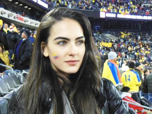 俄罗斯世界杯第一美女!哥伦比亚名模让夏天更