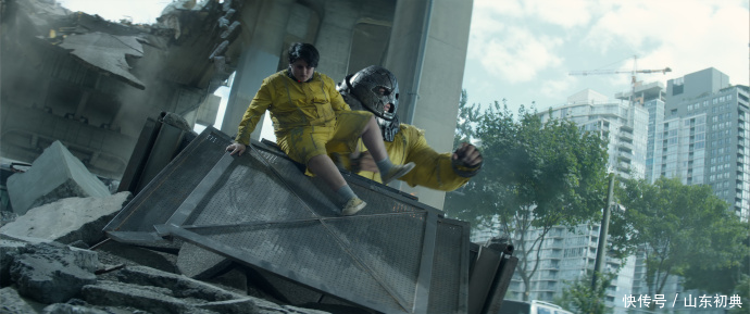 看完这组《死侍2》剧照,终于知道它过不了审的