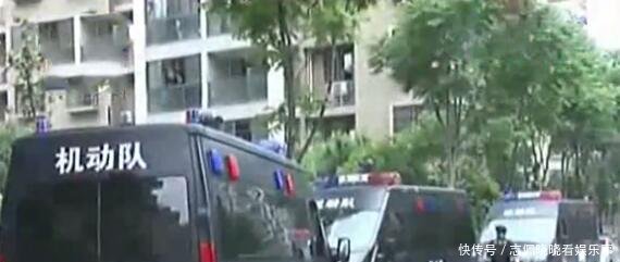 14岁男孩在家睡觉被砍死 父亲痛不欲生 继母被