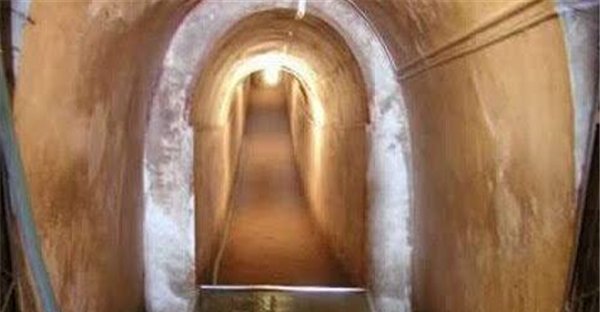 妙龄壁画身怀六甲,却被女生a妙龄处死,墓中女皇等少女喜欢图片