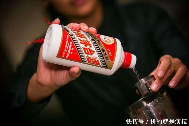 喝茅台竟然要配矿泉水官方解答这是专业喝法 最新真人娱乐网上平台