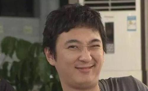 王思聪质押157万股权给万达为何? 专家:地主家