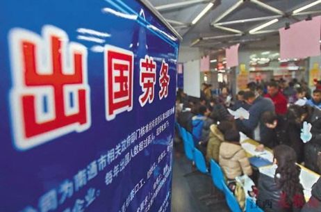 对象出国两年归来,本想马上结婚,一根鸡毛掸子