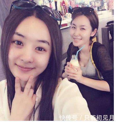 赵丽颖与闺蜜同游泰国, 素颜照被晒出, 网友怒批