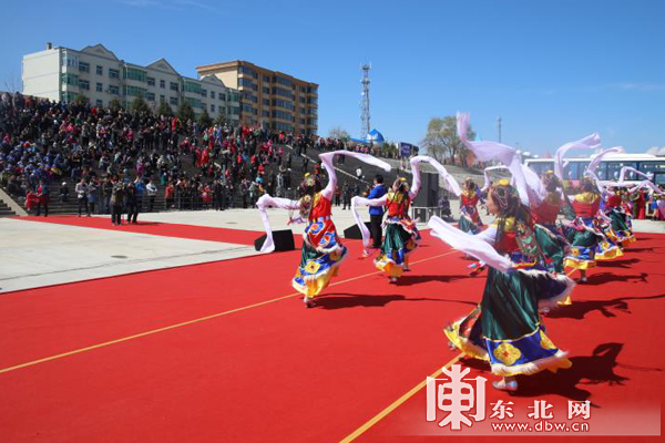 传承千年:体验黑龙江萝北县开江节 江水炖江鱼