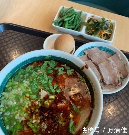 最受争议的三碗面,当地人都说好吃,外地人全是吐槽!