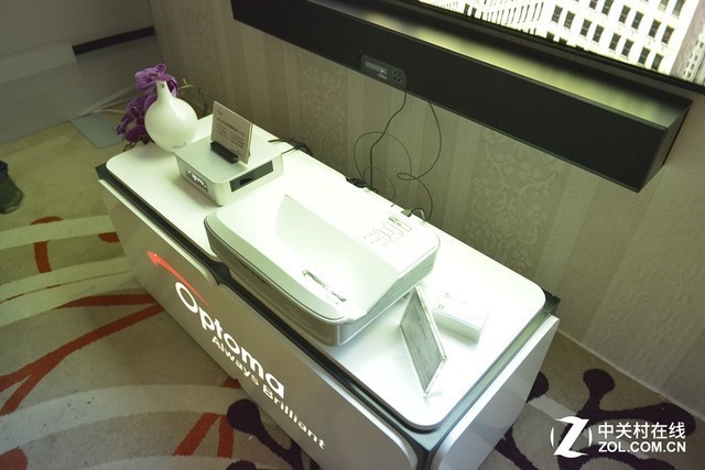 激光电视价格多少钱 t01b000b7b541261a08.jpg?size=640x427