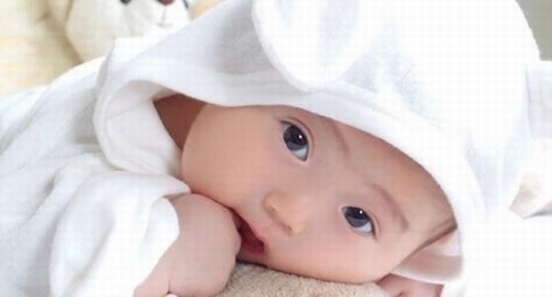 十个月<em>男宝宝</em>才15斤半,什么都不吃又没奶水咋