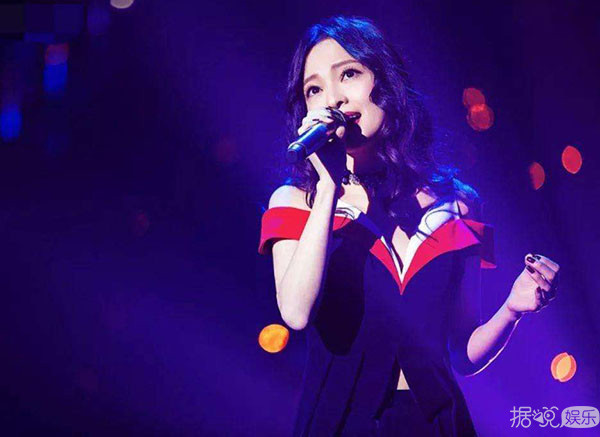 说高云翔有桃花劫，黄晓明有财务危机，这位女神婆什么来历？