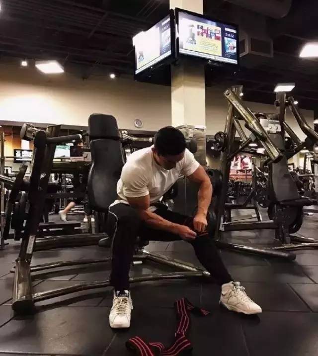 中国的肌肉一哥!用实力压倒欧美肌肉男!