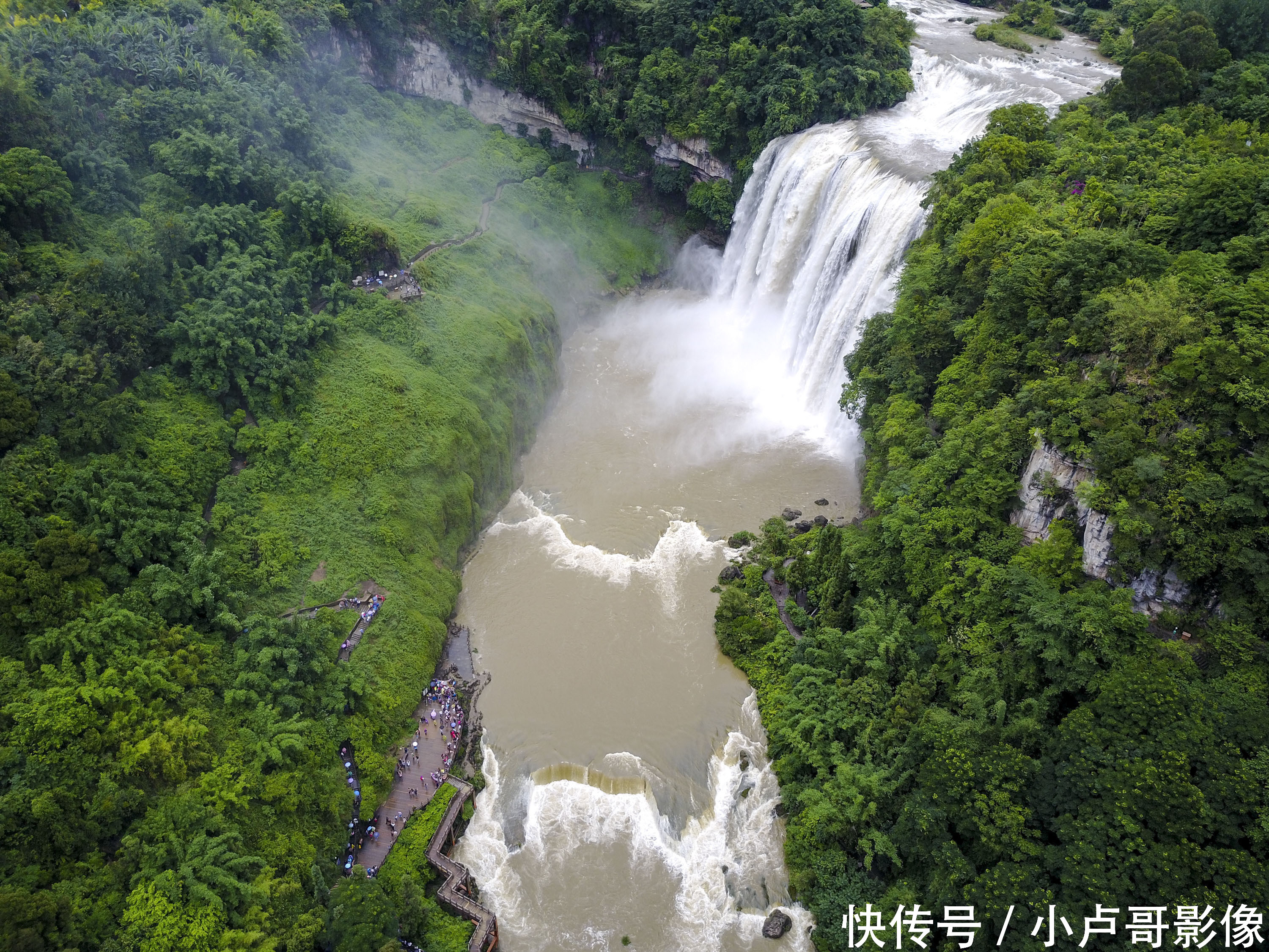 贵州黄果树瀑布迎来2018年最大洪峰，要来的朋友趁早、赶快！