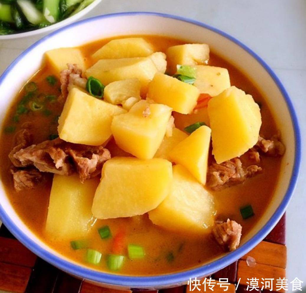 牛肉炖土豆西红柿家常菜这样做简单好吃有营养,美味又下饭