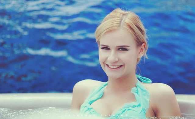 俄罗斯女人嫁给中国人不要房子,可有一个条件