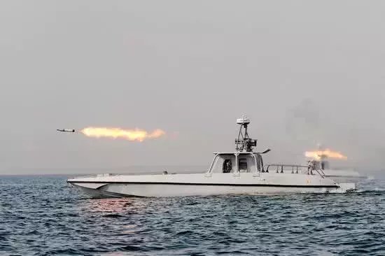 反击美国禁油令:伊朗终极一战 武力封锁霍尔木