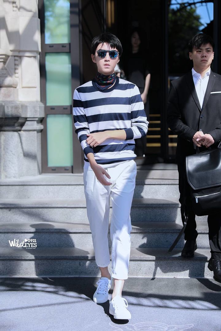 时装周上班 t01b6334f2599170e1d.jpg?size=720x1080