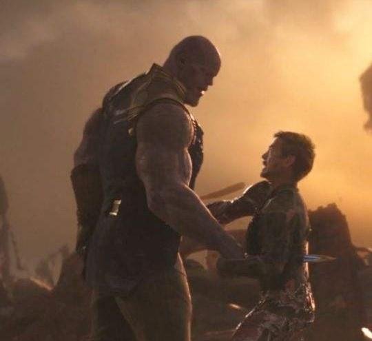 《复联4》美队为什么可以拿起雷神的锤子,其实