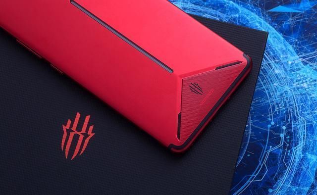 烈焰战神 红魔Mars电竞手机烈焰红图赏