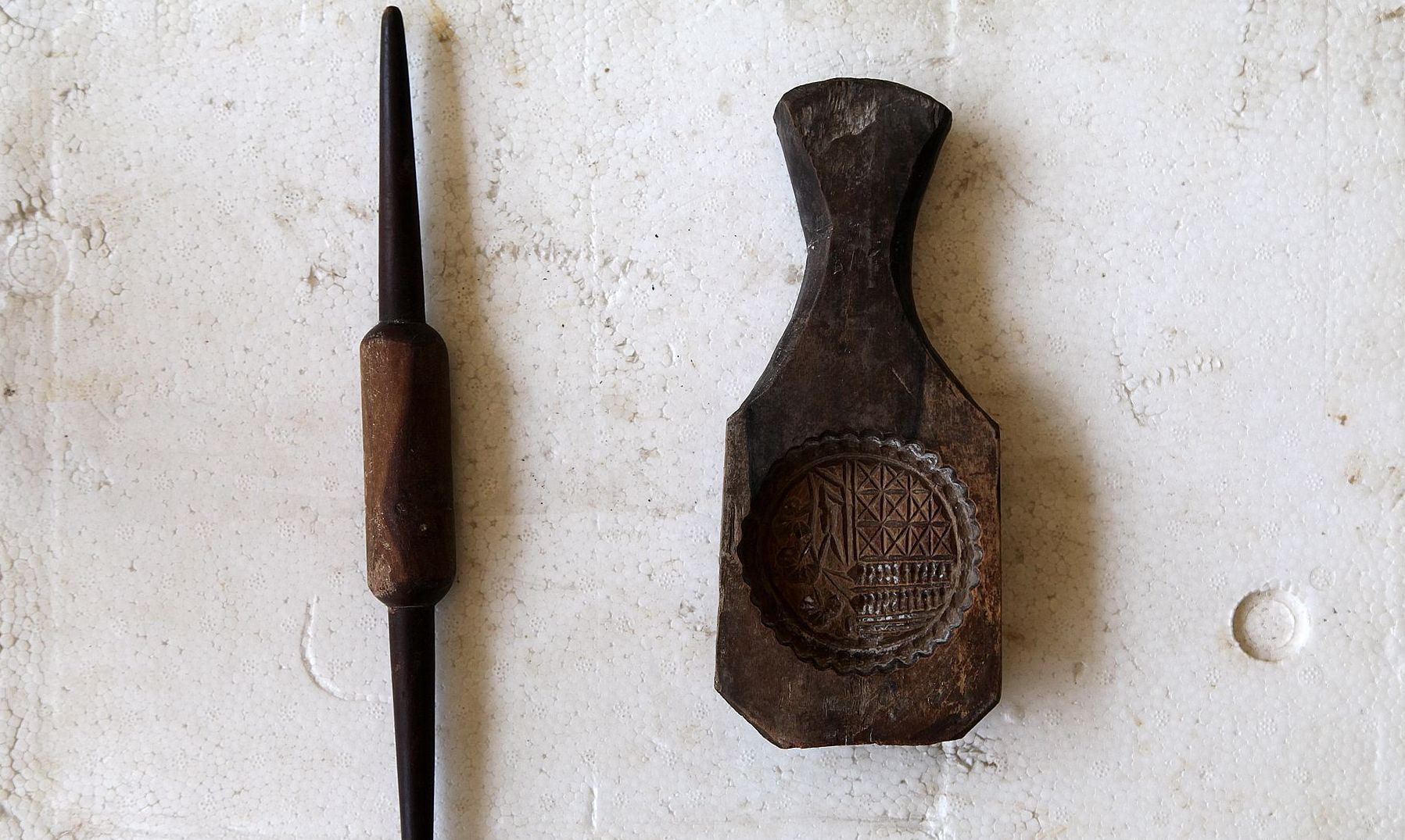 黄大爷的藏品很杂,农村农耕时代的生活用品几乎什么都有,这是做月饼的