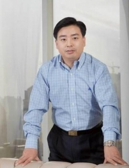 湖北的穷小子,从0到100亿用了三年,如今跟马云、刘强东叫板!
