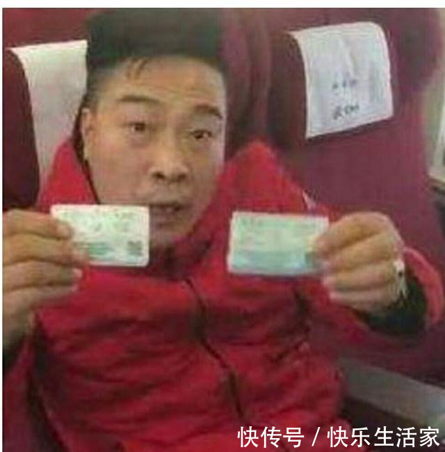 一男子坐高铁买两张一等票, 不让别人坐, 各位怎