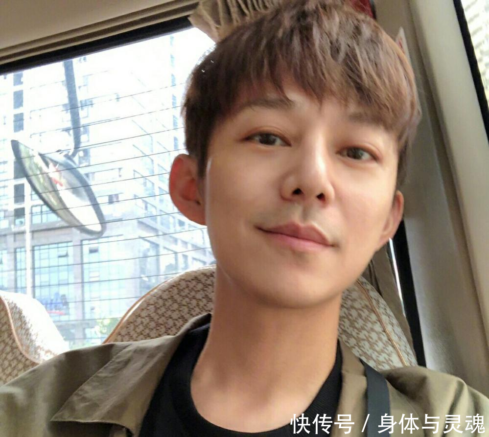 韩雪表演失误, 何炅的机智圆场获网友点赞