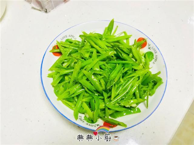 别看这道家常菜一点肉都没有，营养和美味一点都不少，做法很简单