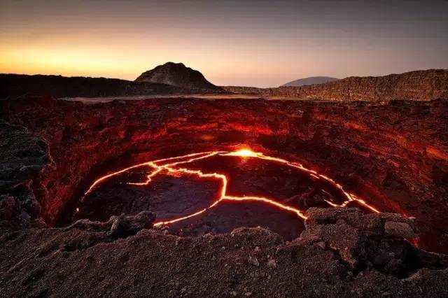 在埃塞俄比亚的活火山熔岩湖erta ale