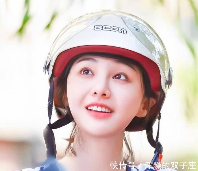 郑爽真胖了吗?路人照辟谣,长裤腿瘦的像麻杆,